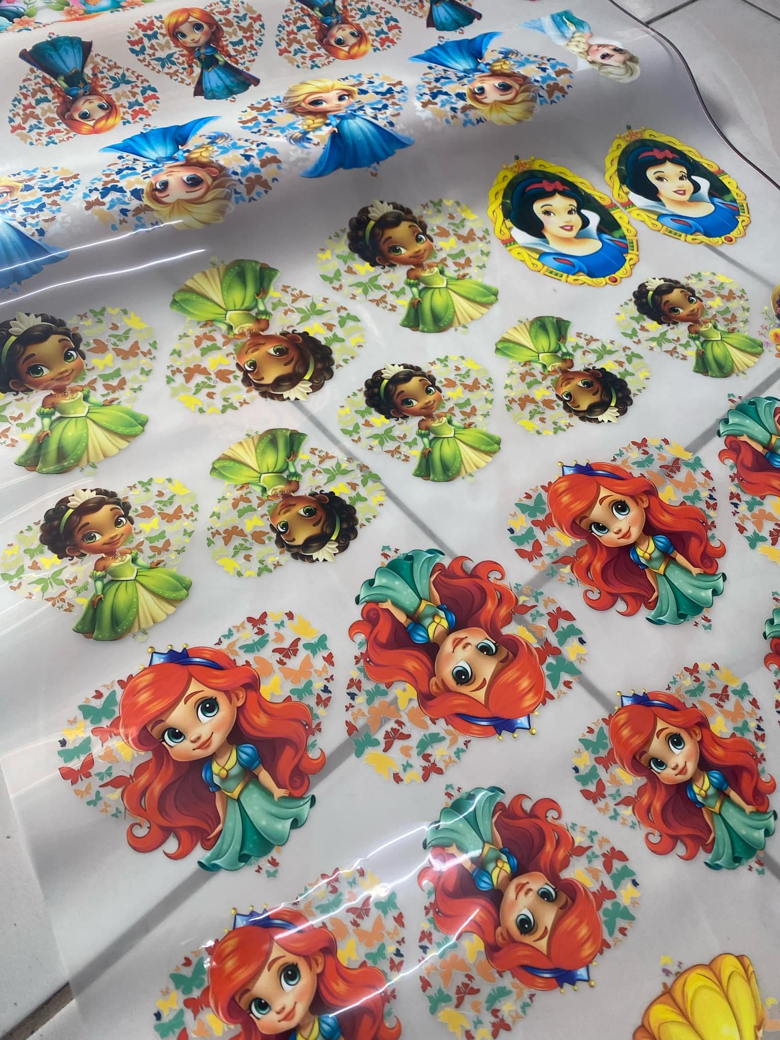 Diseños infantiles a todo color impresos en DTF