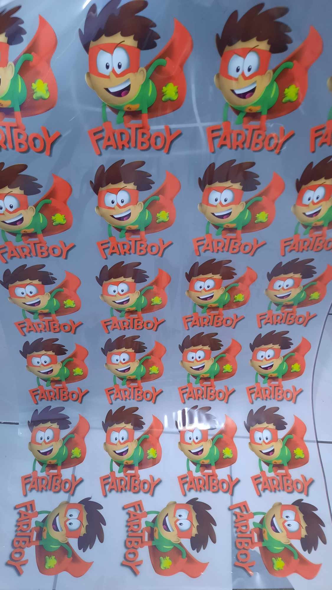 Montaje DTF con personajes de distintos tamaños