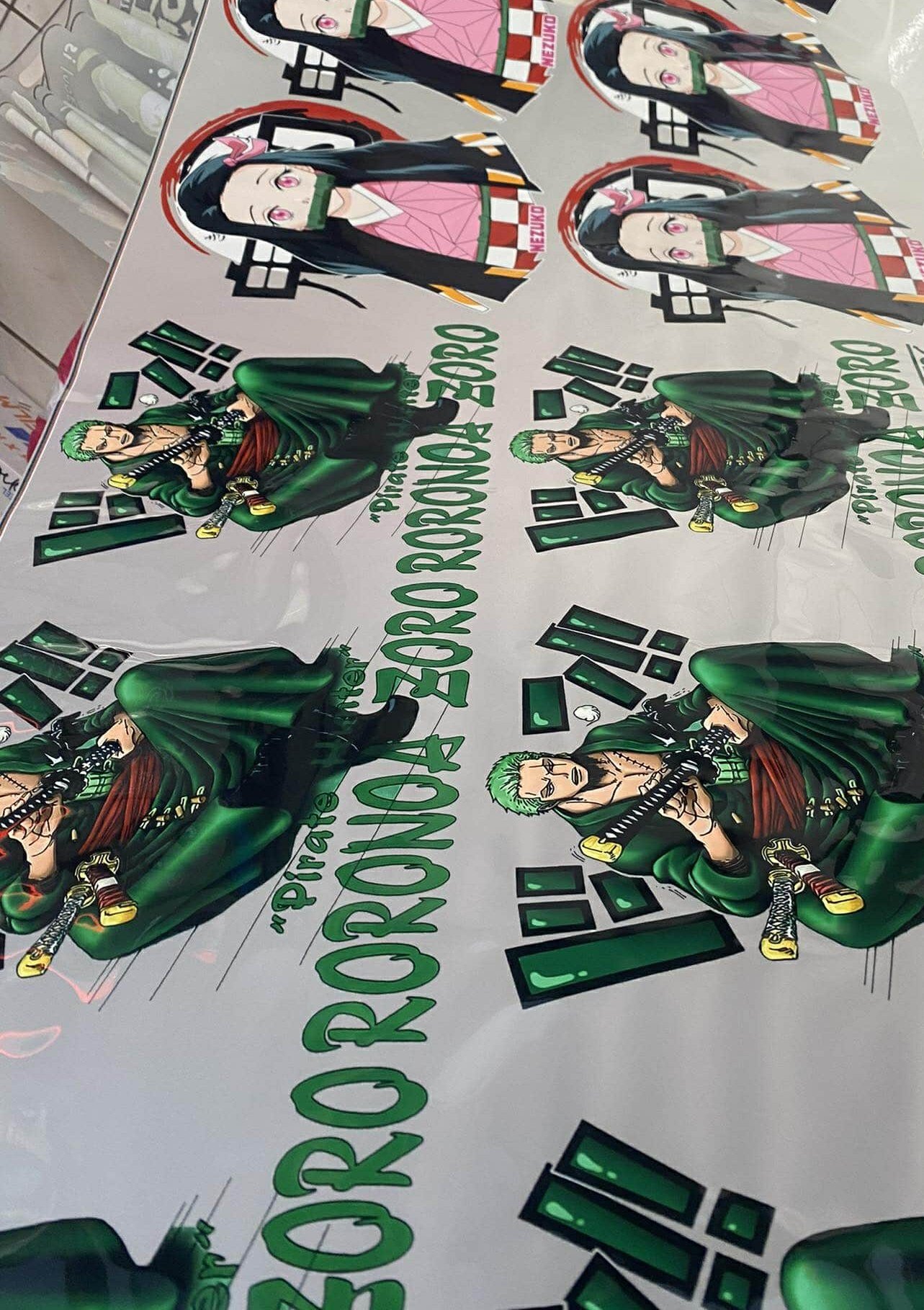 Serie DTF de personajes con verdes intensos y negros definidos